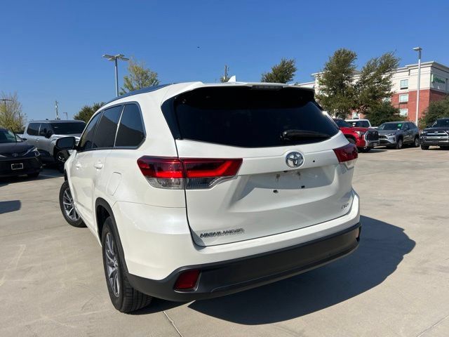 Used 2018 Toyota Highlander XLE FWD image 5