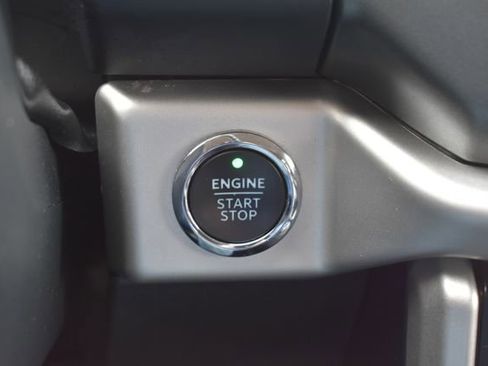 Used 2024 Ford Expedition XLT AWD/4WD image 24
