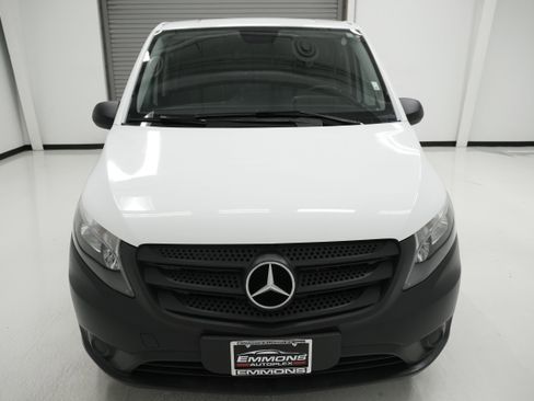 Used 2017 Mercedes-Benz Metris Worker image 2