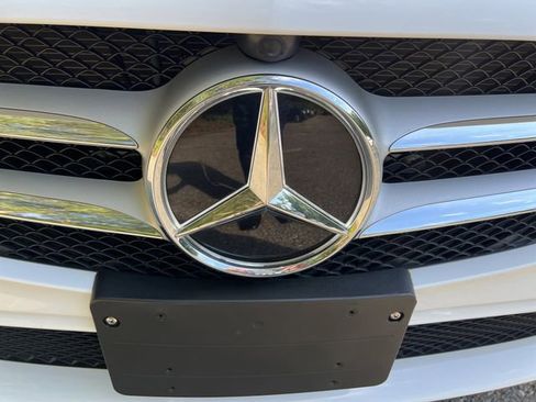 Used 2019 Mercedes-Benz C 300 4MATIC Sedan image 29
