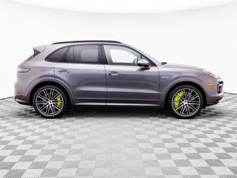 Used 2023 Porsche Cayenne Turbo S AWD/4WD image 7