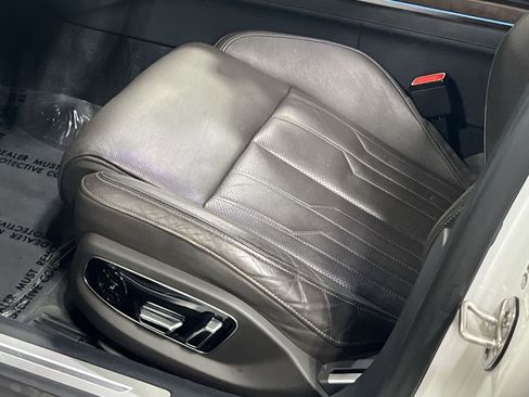 Used 2021 Audi A8 L 4.0T w/ Luxury Package image 14