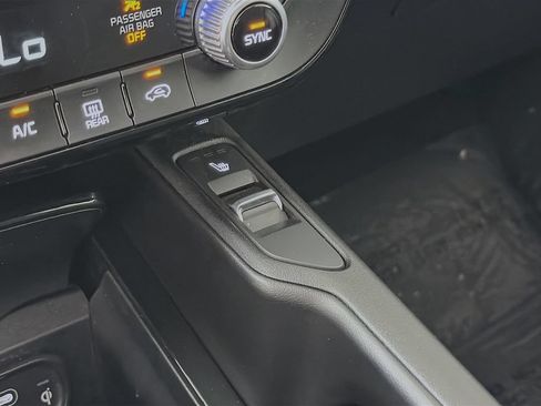 Used 2025 Kia Telluride S AWD/4WD image 26