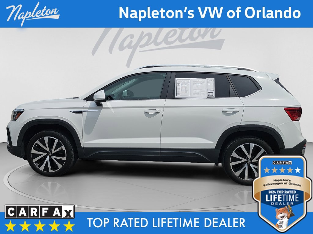 Used 2023 Volkswagen Taos SE FWD image 2