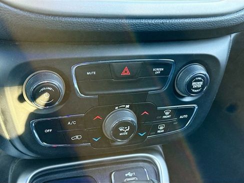 Used 2021 Jeep Compass 80th Special Edition w/ Sun and Sound Group image 18