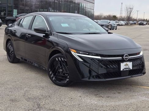 New 2026 Nissan Sentra SR w/ Floor Mat Package FWD image 4