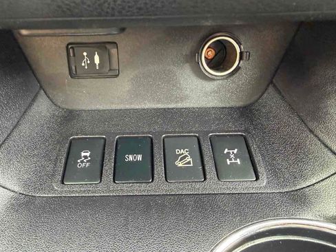 Used 2016 Toyota Highlander Limited AWD/4WD image 21