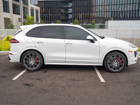 Used 2016 Porsche Cayenne GTS AWD/4WD image 8
