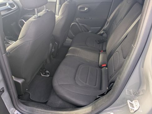 Certified 2021 Jeep Renegade Latitude image 26