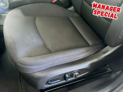 Used 2024 Chevrolet Malibu LT image 21