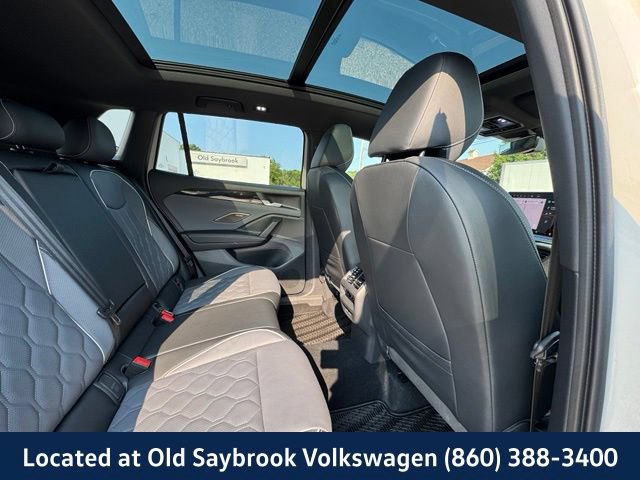 Certified 2025 Volkswagen Tiguan SEL R-Line AWD/4WD image 26