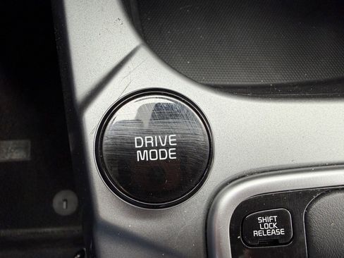 Used 2023 Kia Seltos LX AWD/4WD image 19