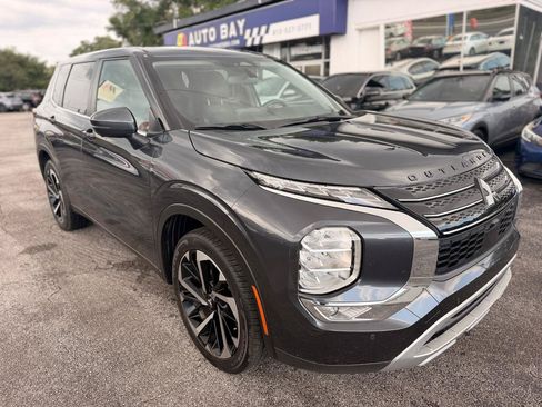 Used 2024 Mitsubishi Outlander FWD image 3