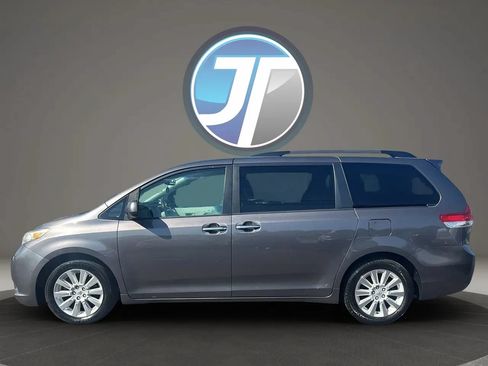Used 2011 Toyota Sienna Limited w/ Premium Pkg AWD/4WD image 43