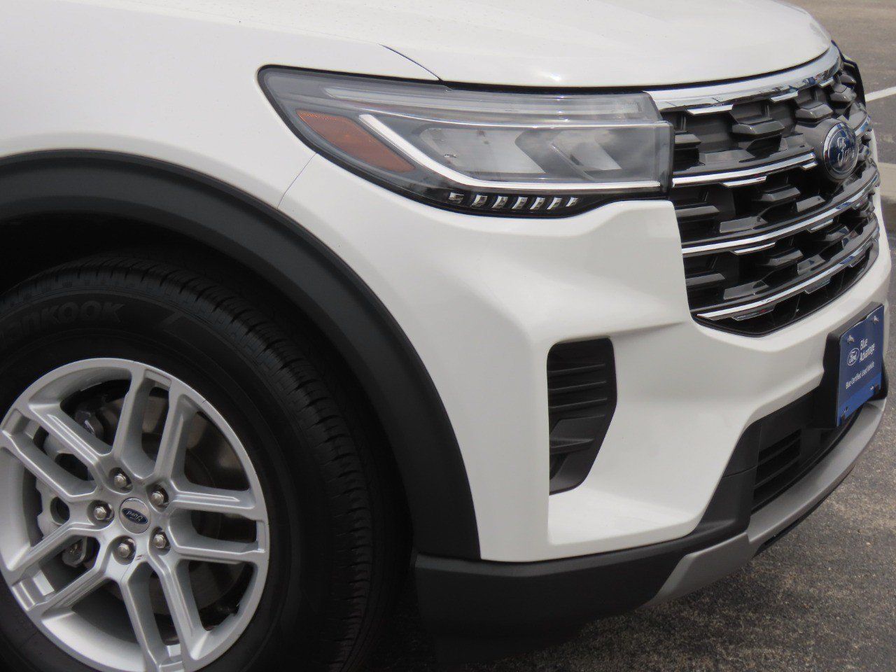Used 2025 Ford Explorer Active RWD image 6