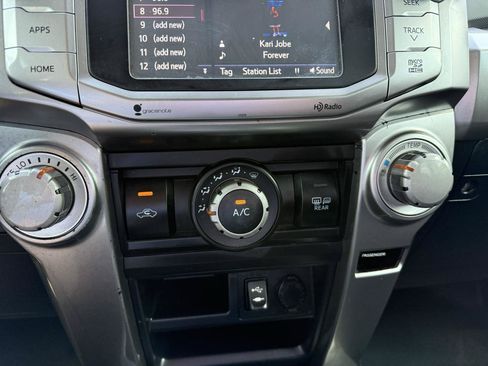 Used 2014 Toyota 4Runner SR5 RWD image 33