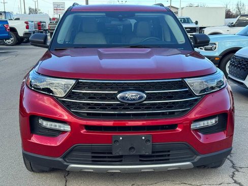 Used 2021 Ford Explorer XLT w/ Equipment Group 202A image 9