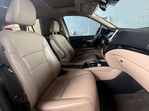 Used 2016 Honda Pilot Touring image 19