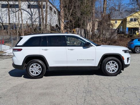 Used 2023 Jeep Grand Cherokee Laredo w/ Luxury Tech Group I image 2