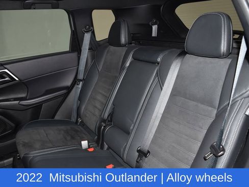 Used 2022 Mitsubishi Outlander SE image 28