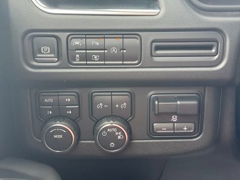 Certified 2024 Chevrolet Tahoe LT w/ Luxury Package AWD/4WD image 38