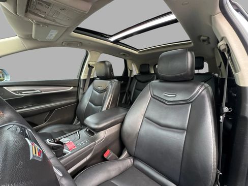 Used 2017 Cadillac XT5 Luxury w/ Driver Awareness Package AWD/4WD image 33