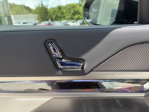 Used 2026 BMW 740i RWD image 15