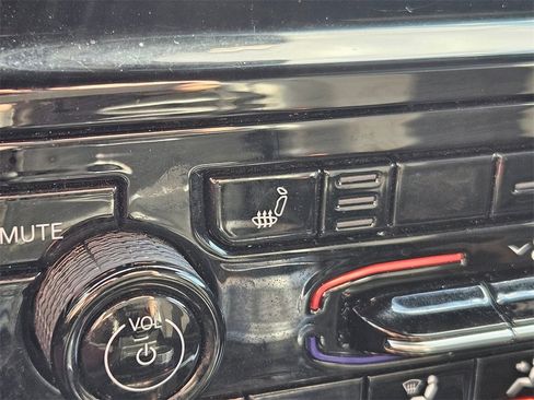 Certified 2024 Jeep Grand Cherokee L Laredo image 24