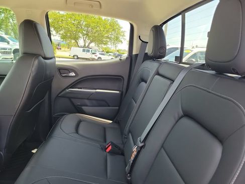 Used 2022 Chevrolet Colorado LT w/ Luxury Package RWD image 9