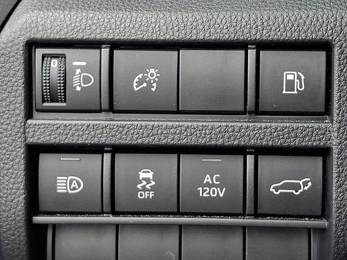 Used 2025 Toyota 4Runner TRD Off-Road Premium AWD/4WD image 25