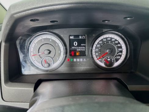 Used 2018 RAM 1500 Classic SLT AWD/4WD image 12