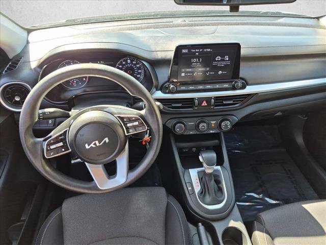 Used 2022 Kia Forte LXS FWD image 17