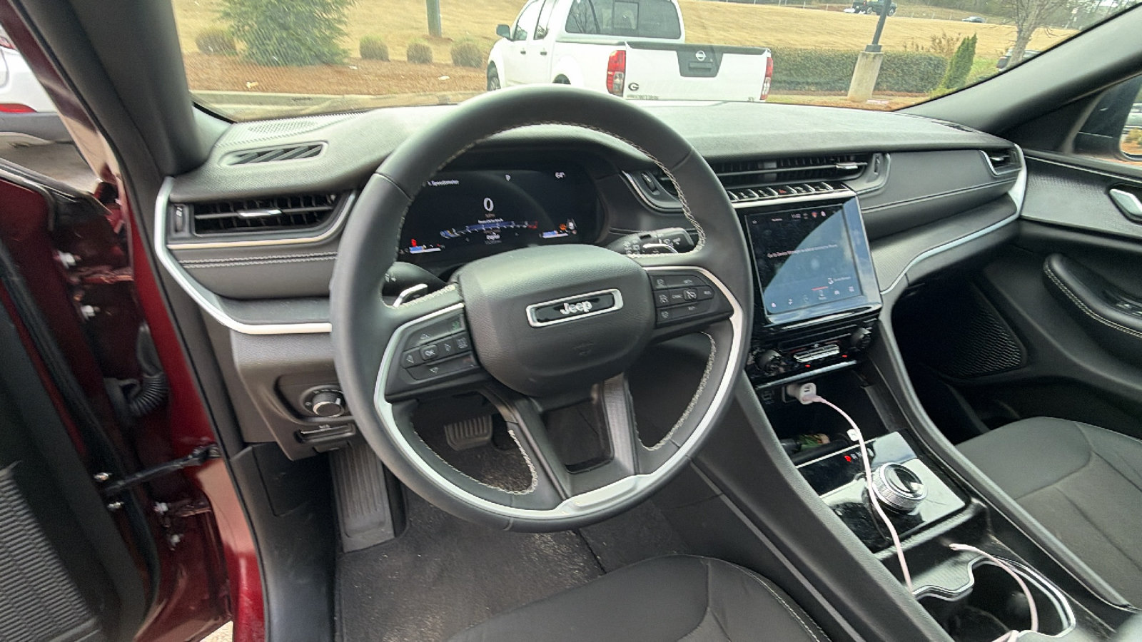 Used 2024 Jeep Grand Cherokee Laredo X AWD/4WD image 25
