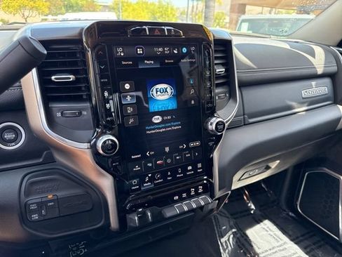 Used 2024 RAM 2500 Laramie AWD/4WD image 20