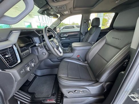 Used 2025 GMC Sierra 1500 Denali w/ Denali Reserve Package AWD/4WD image 13