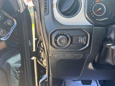 Used 2024 Jeep Wrangler Sport AWD/4WD image 12