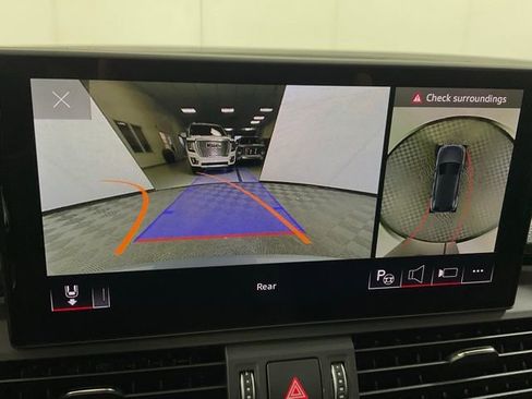 Used 2023 Audi SQ5 Prestige w/ Prestige Package image 11