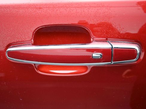 Used 2023 GMC Acadia Denali w/ Denali Technology Package image 23