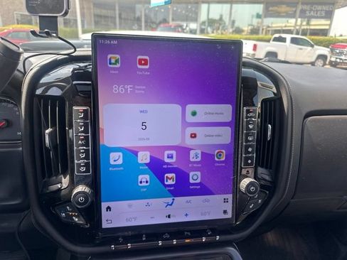 Used 2018 Chevrolet Silverado 1500 LTZ Z71 w/ LTZ Plus Package AWD/4WD image 13
