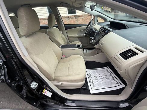 Used 2012 Toyota Prius V Five image 19