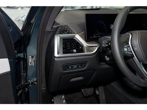 New 2026 BMW X5 xDrive40i w/ Climate Comfort Package image 55