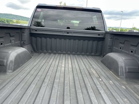 Used 2021 Chevrolet Silverado 1500 LT Trail Boss w/ LPO, Dark Essentials Package AWD/4WD image 9