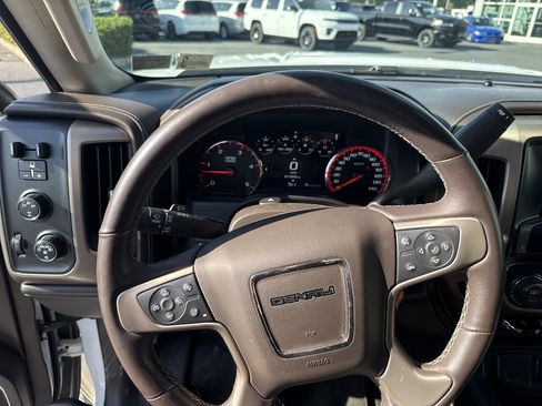 Used 2016 GMC Sierra 2500 Denali w/ Duramax Plus Package AWD/4WD image 11
