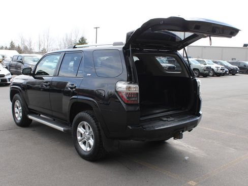 Used 2021 Toyota 4Runner SR5 Premium w/ Moonroof Package AWD/4WD image 7