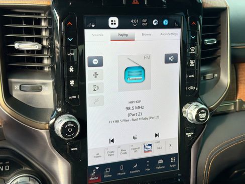 Used 2023 RAM 1500 Limited w/ Bed Utility Group image 31