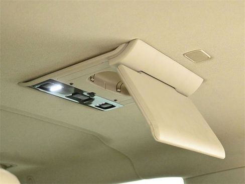 Used 2017 Cadillac Escalade ESV Premium Luxury image 20