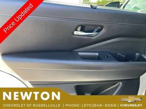 Used 2025 Nissan Pathfinder SL AWD/4WD image 48