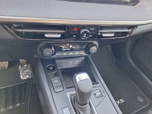 Used 2026 Nissan Kicks SV image 13