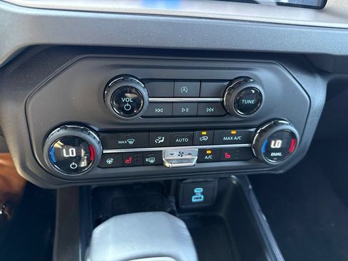 Used 2025 Ford Bronco Outer Banks AWD/4WD image 22