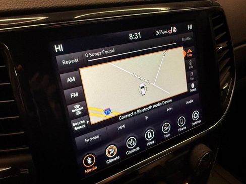 Used 2022 Jeep Grand Cherokee Laredo X image 12